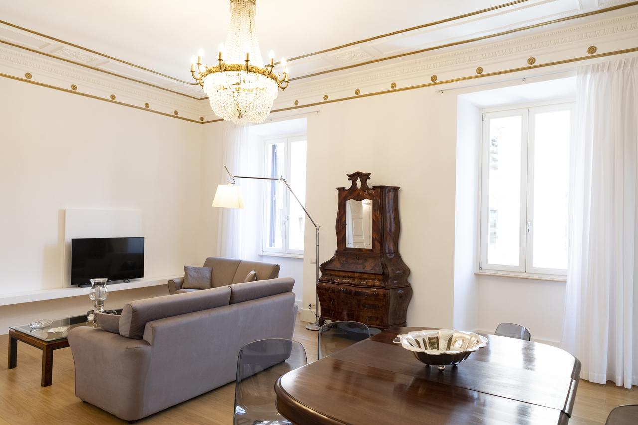 In Apartment Rom