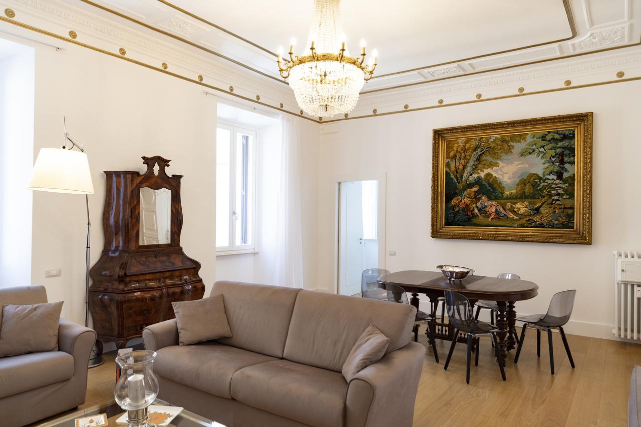 In Apartment Rom